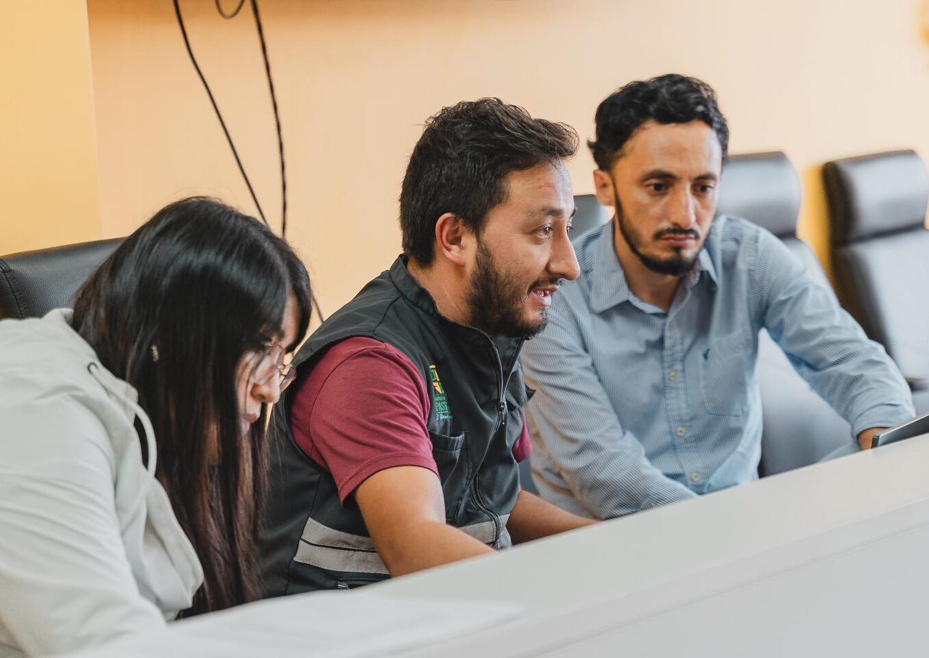 21 oferentes para el asfaltado Esfuerzo I – Esfuezo II.