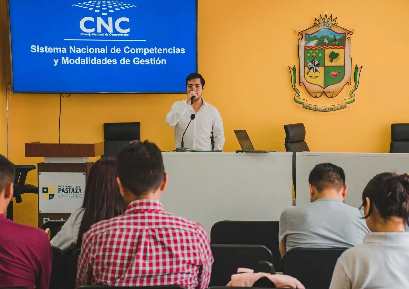 Socialización del PDOT de Pastaza en los hangares del Gobierno Provincial. 