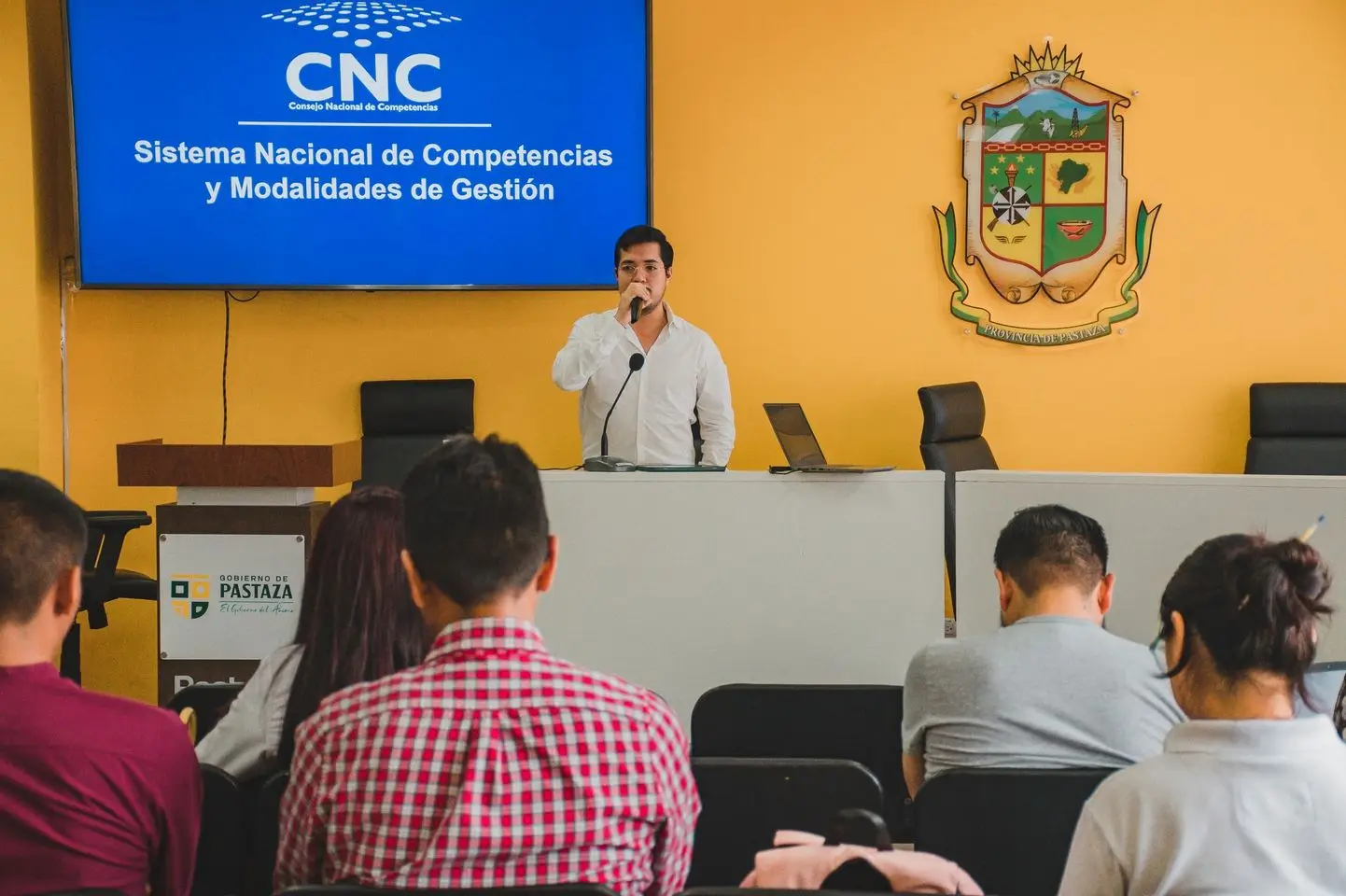 Socialización del PDOT de Pastaza en los hangares del Gobierno Provincial. 