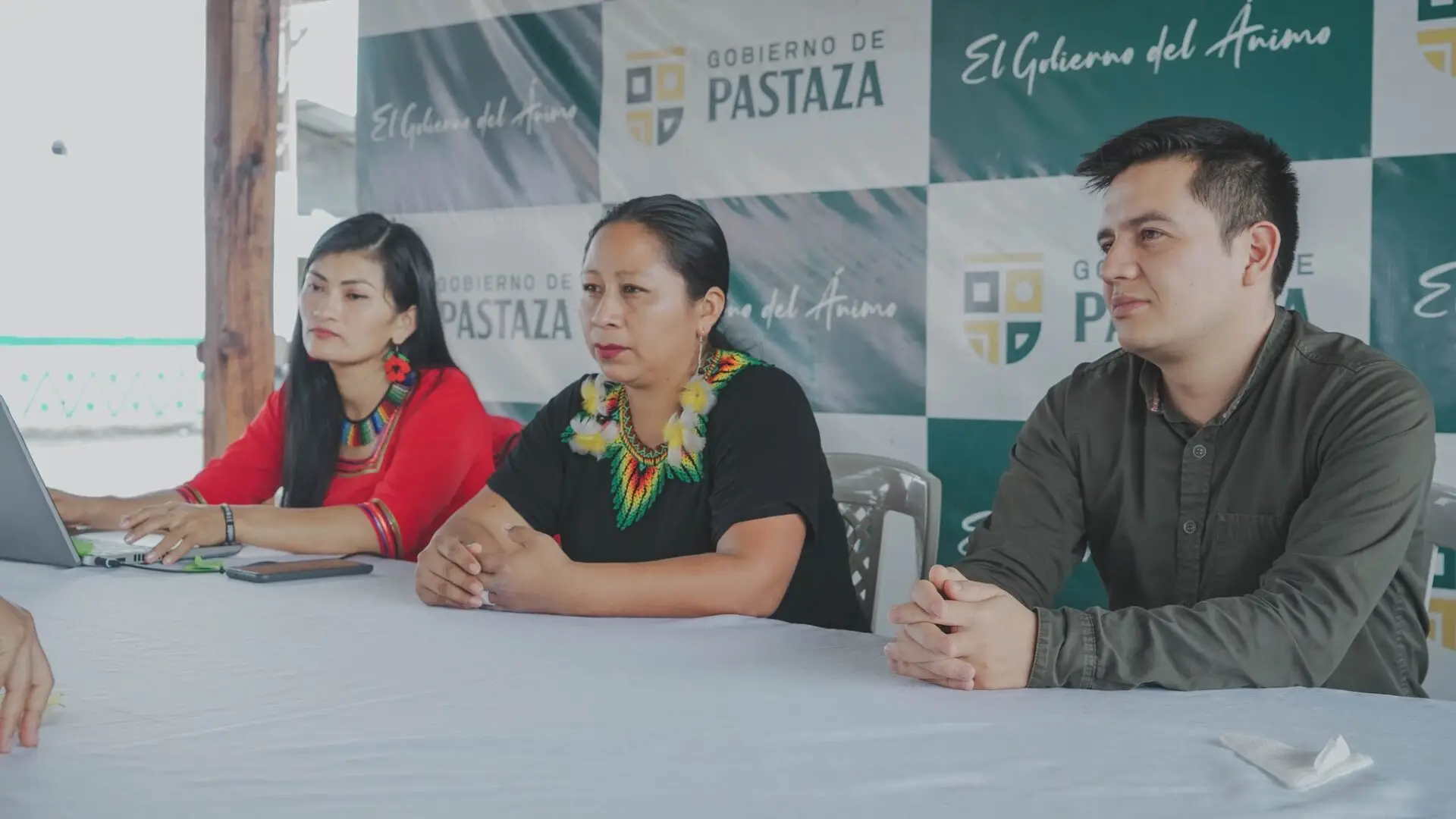 El compromiso de escuchar a nuestra gente.