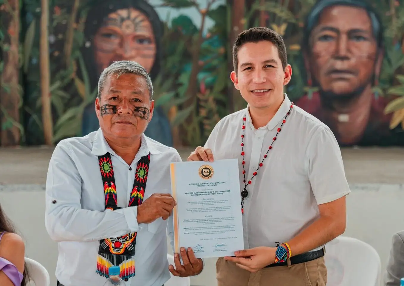 André Granda Prefecto de Pastaza, participó del desfile y de la sesión solemne por los 64 años de parroquialización de Madre Tierra.