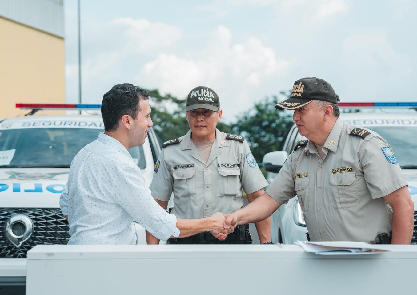 Inicia la operatividad de los patrulleros que entregó el Gobierno Provincial a la Policía Nacional.