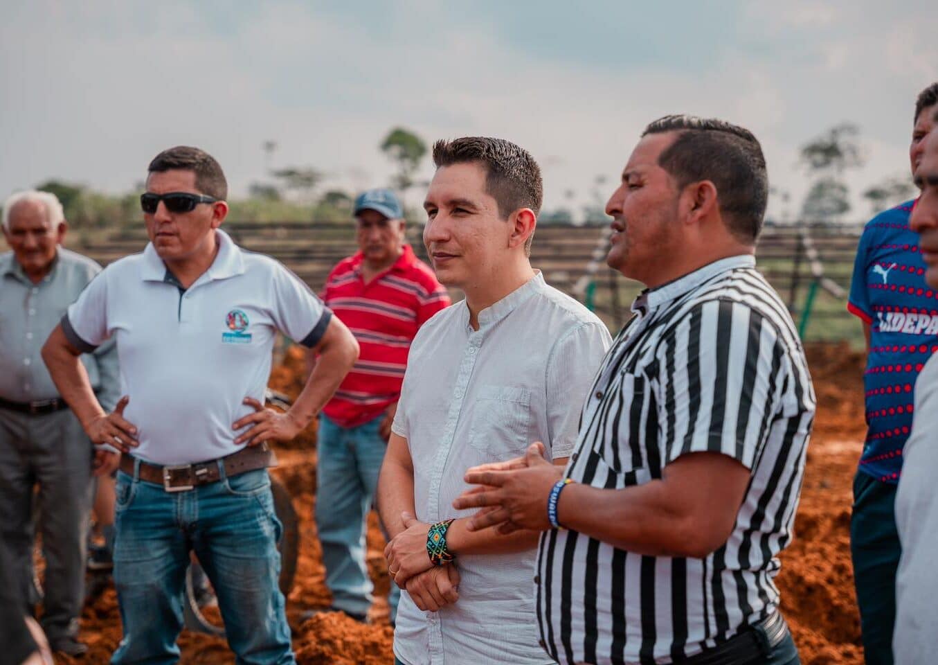 Se construye el Centro de Comercialización Ganadera.