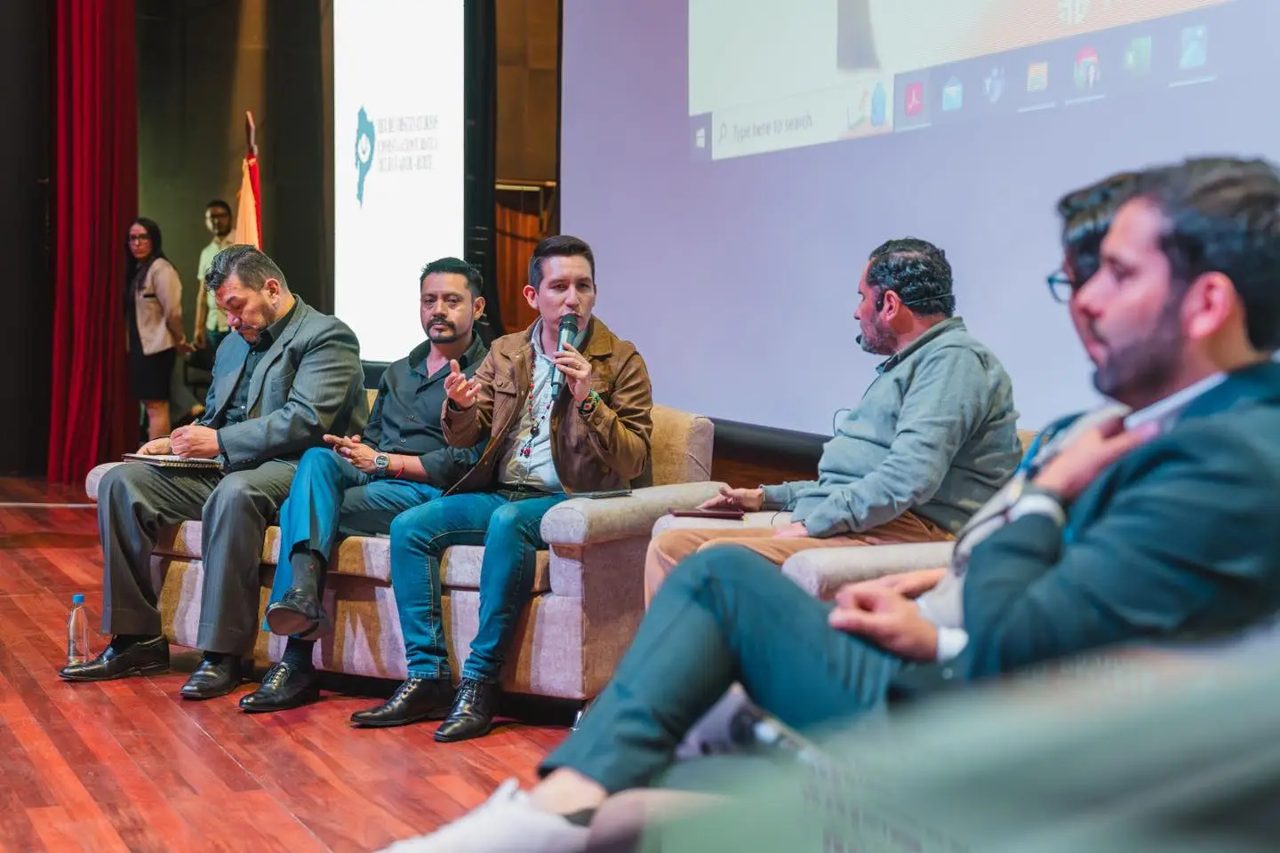 André Granda, Prefecto de Pastaza estuvo como ponente e invitado especial en el Congreso Internacional de Gobernanza e Innovación Turística.