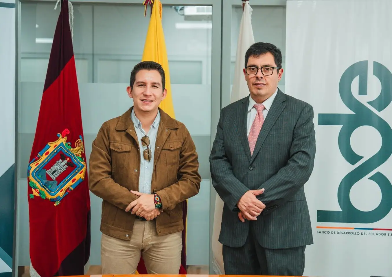 El Gerente General del BDE recibió en su despacho al Prefecto de Pastaza.