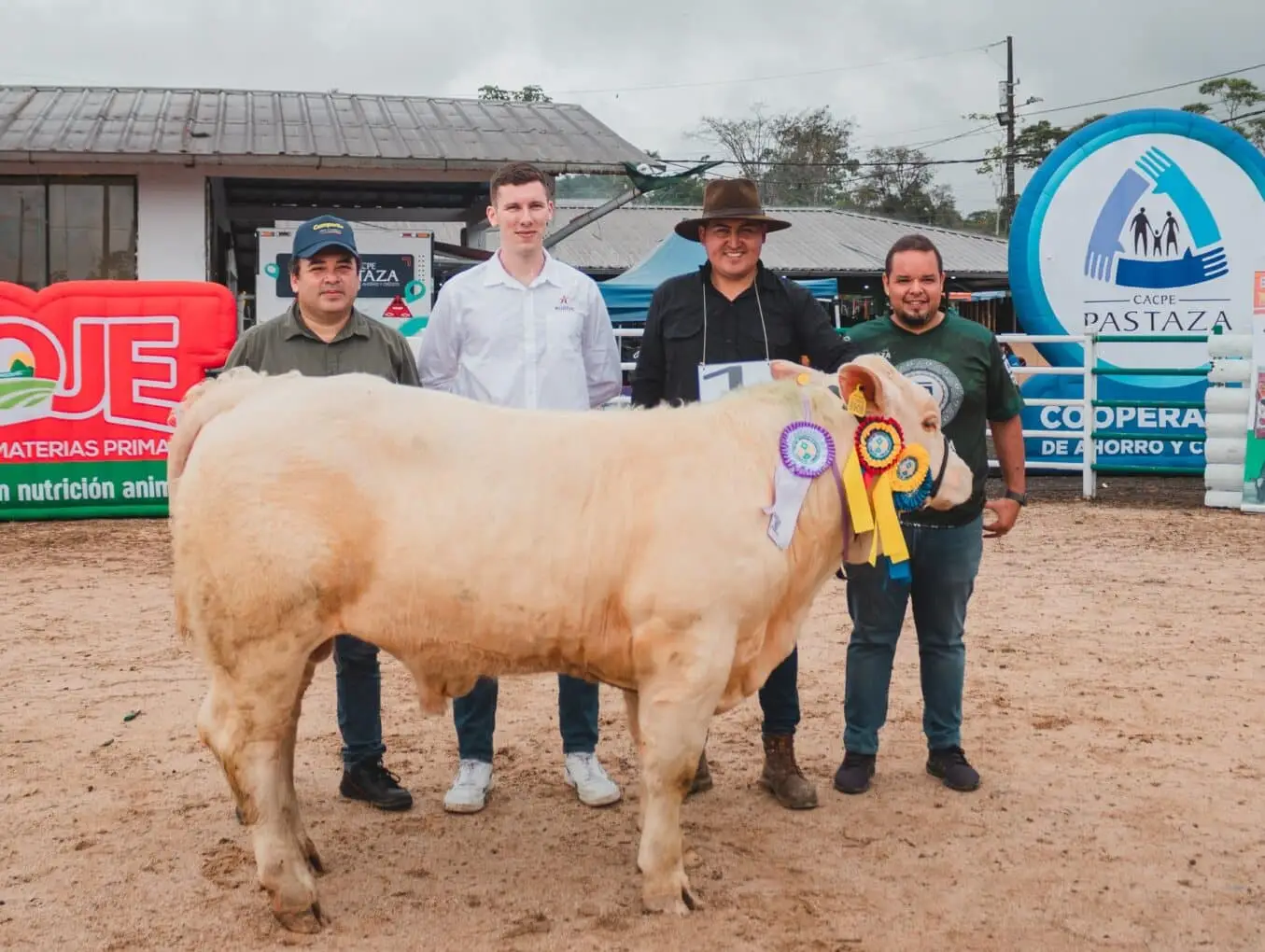 Celebramos la Premiación de la Feria de la 10 en la Parroquia 10 de Agosto.