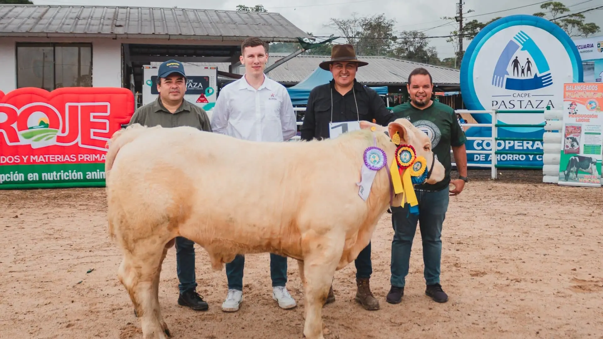 Celebramos la Premiación de la Feria de la 10 en la Parroquia 10 de Agosto.