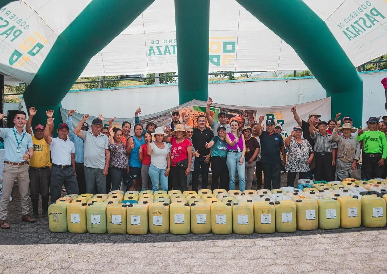 112 beneficiarios de 2 comunidades y 4 sectores recibieron este jueves 2240 litros de BIOL.