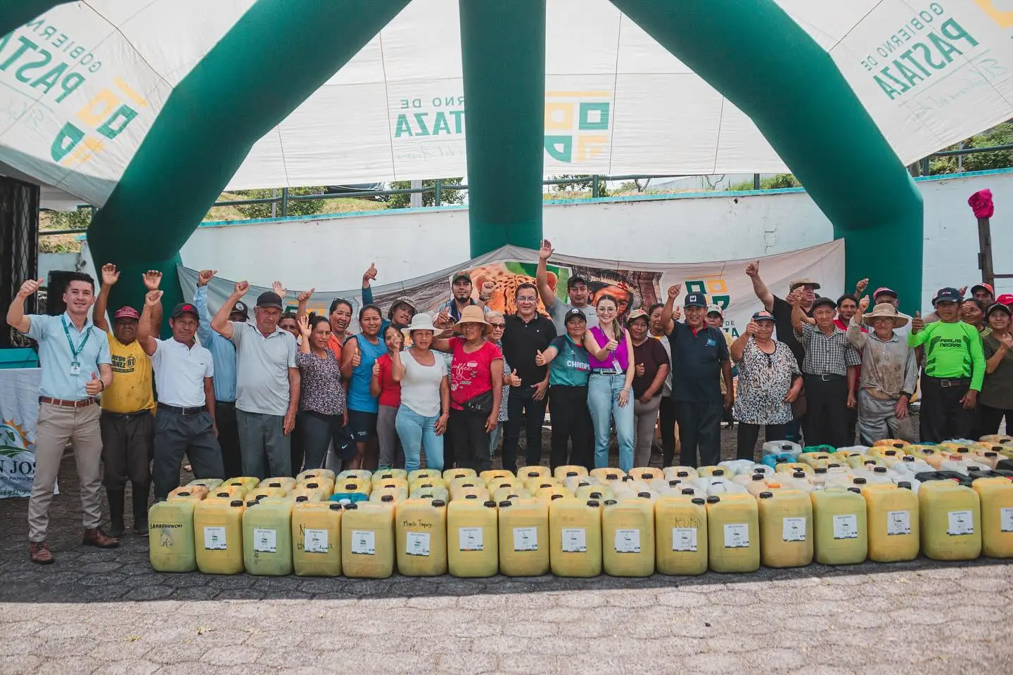 112 beneficiarios de 2 comunidades y 4 sectores recibieron este jueves 2240 litros de BIOL.