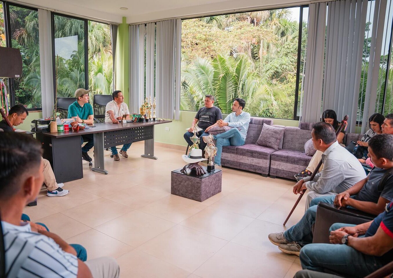 Prefecto André Granda visitó la parroquia Canelos junto a técnicos y directivos.