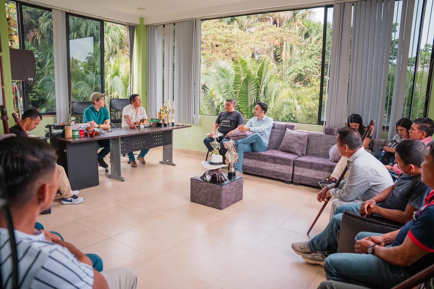 Prefecto André Granda visitó la parroquia Canelos junto a técnicos y directivos.