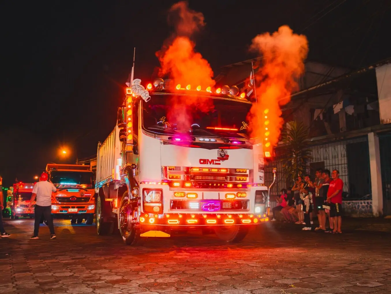Camiones tuning por Carnaval 2025