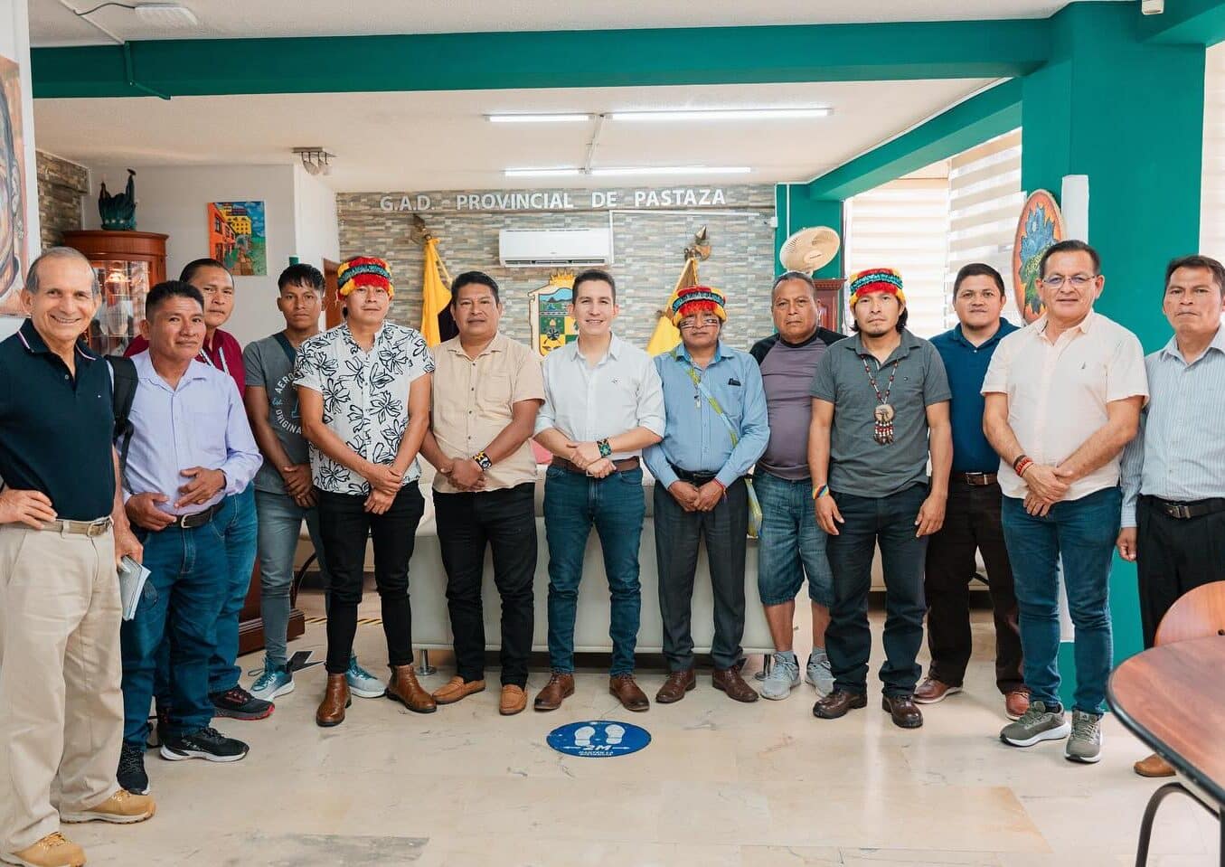 Importante reunión del prefecto André Granda con las comunidades de la nacionalidad Achuar de Pastaza