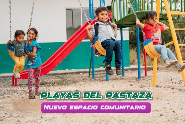 El prefecto André Granda entregó la Casa Comunal rehabilitada en la comunidad Playas del Pastaza