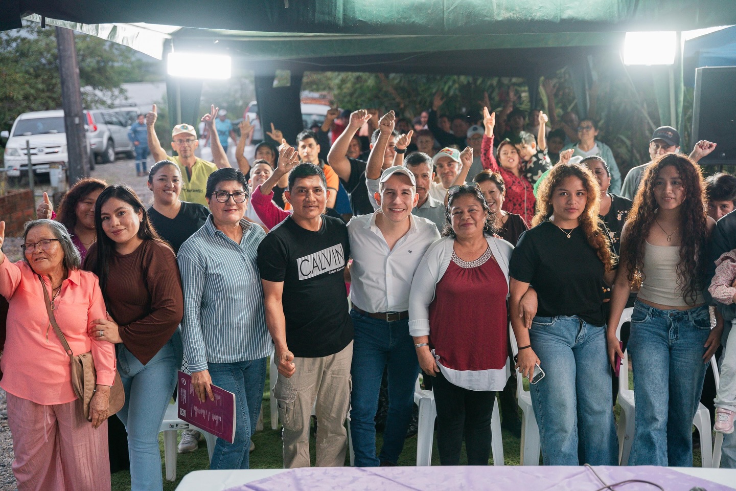 El Prefecto André Granda socializó el inicio del asfaltado de 1,6 km en el tramo Santa Rosa Alto – Antenas